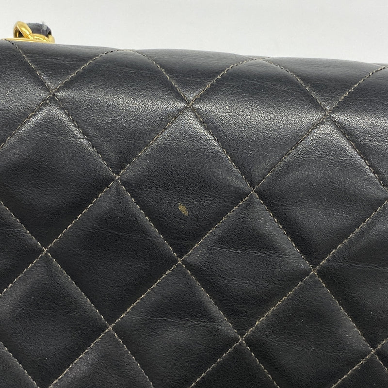 【6kb1206】シャネル ショルダーバッグ デカマトラッセ Wチェーン ラムスキン ブラック ゴールド金具【中古】レディース