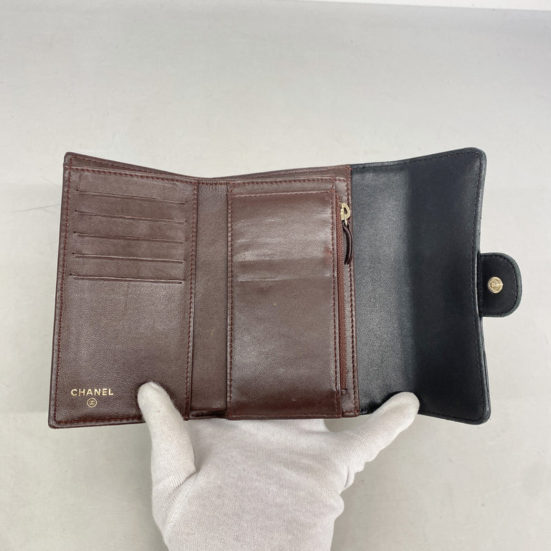 【6kb1275】シャネル 三つ折り財布 マトラッセ ラムスキン ブラック ゴールド金具【中古】レディース