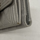 【6kb1294】シャネル 三つ折り財布 ボーイシャネル キャビアスキン グレー シルバー金具【中古】レディース