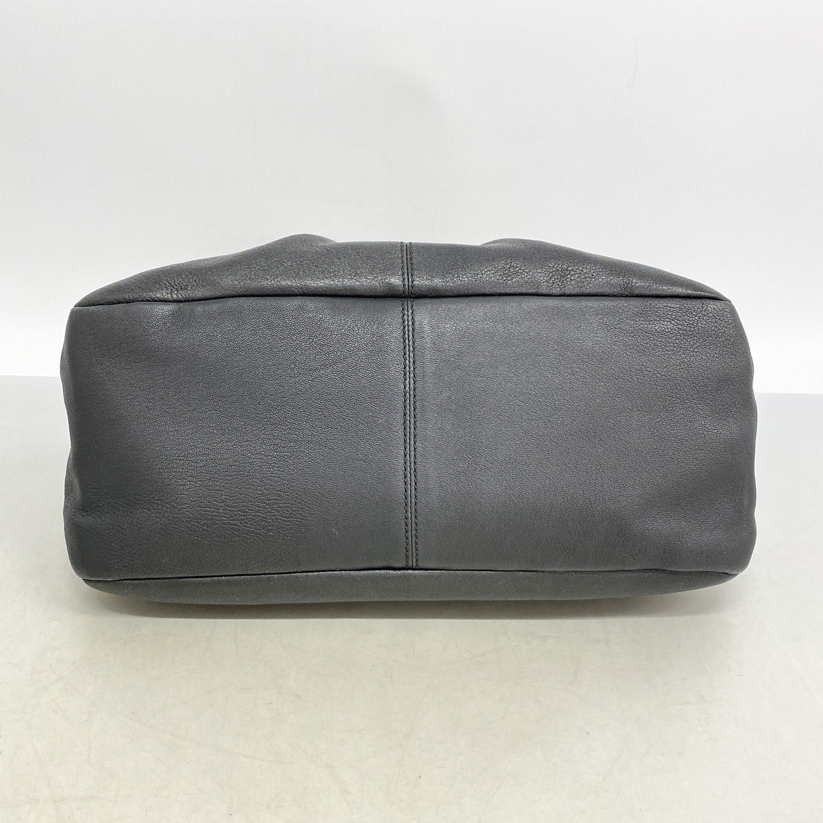 【6kb1338】サルヴァトーレフェラガモ ハンドバッグ ヴァラ レザー ブラック ゴールド金具 2wayバッグ【中古】レディース