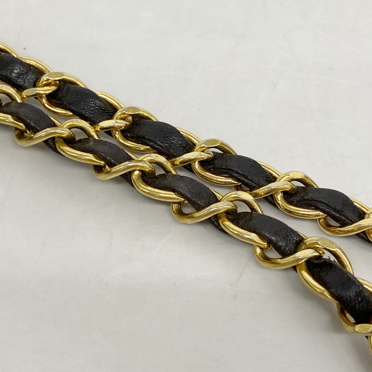 【6kb1460】シャネル ショルダーバッグ ダイアナ チェーンショルダー ラムスキン ブラック ゴールド金具【中古】レディース
