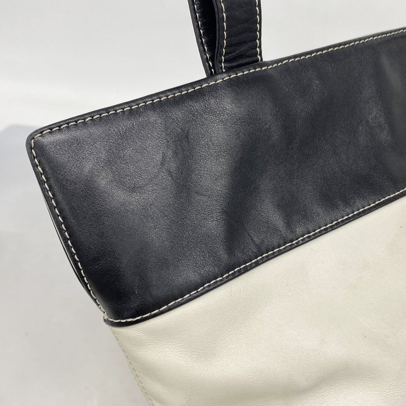 【6kb1676】シャネル トートバッグ ラムスキン ホワイト ブラック ゴールド金具【中古】レディース