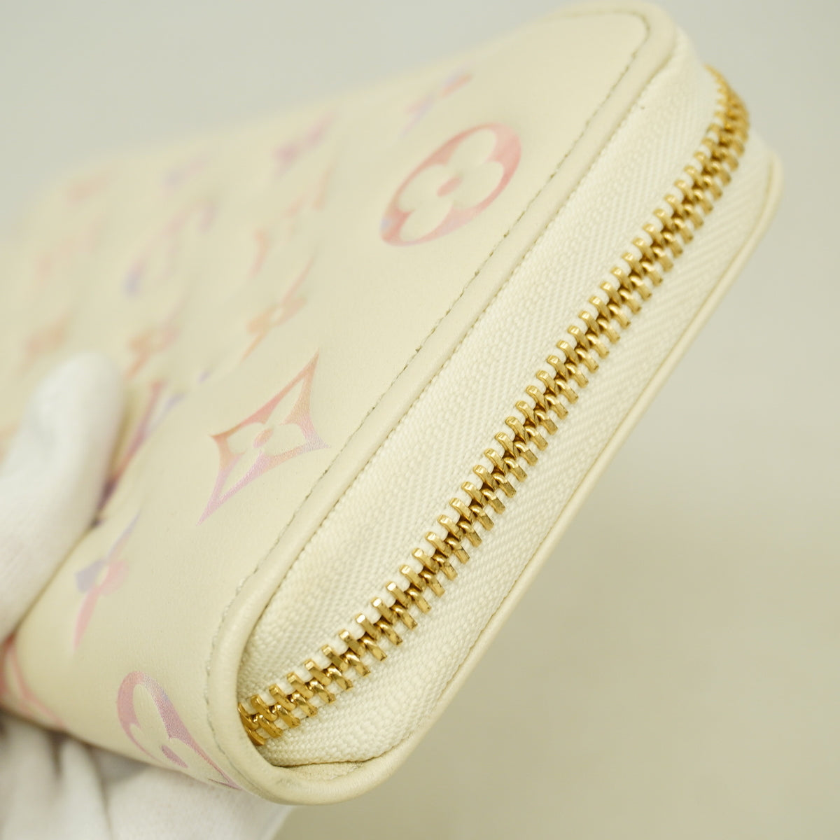【6kb1724】ルイヴィトン 長財布 クッサン ジッピーウォレット M15091 ドリームベージュ【中古】レディース