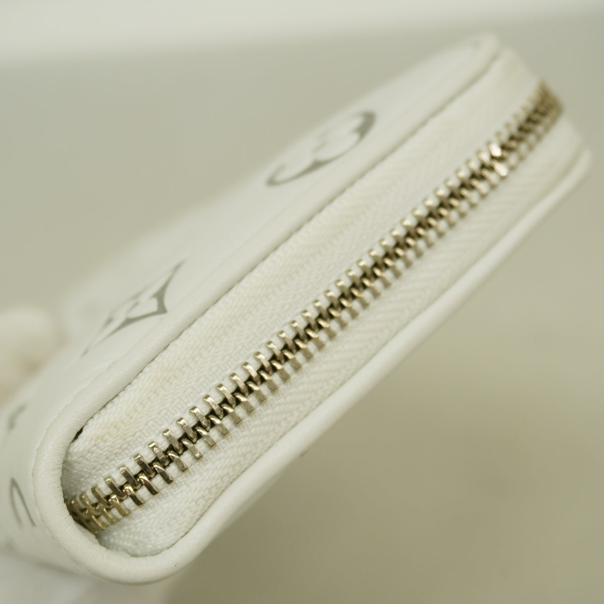【6kb1725】ルイヴィトン 長財布 クッサン/LV SKI ジッピーウォレット M12154 ホワイト【中古】レディース