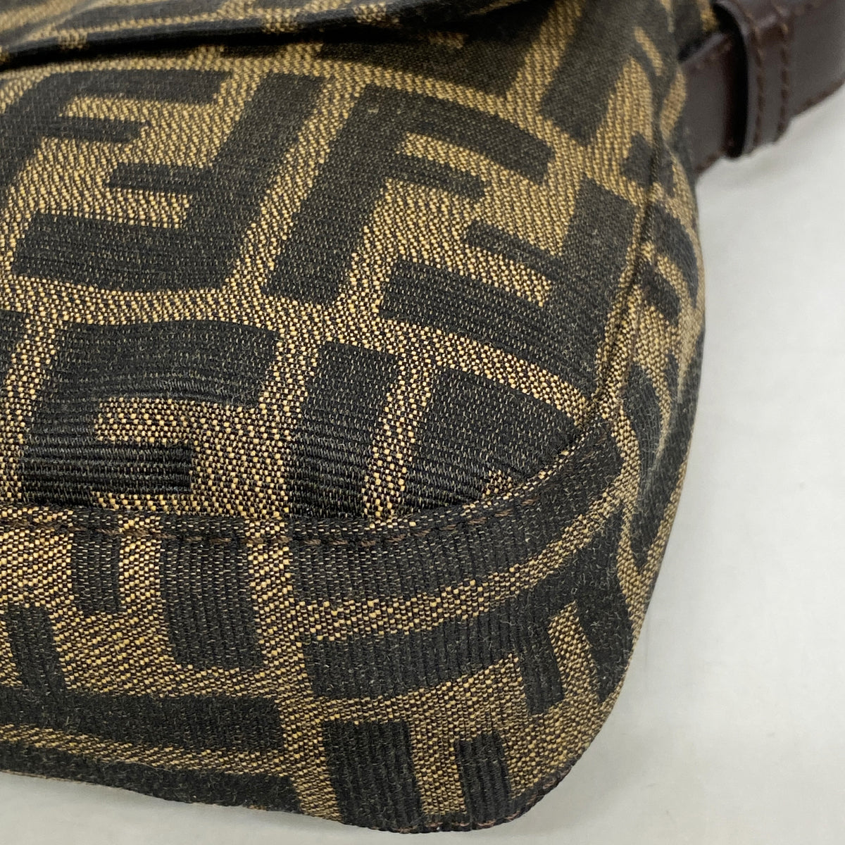 【6kb1788】フェンディ ハンドバッグ ズッカ マンマバケット ナイロンキャンバス ブラウン シルバー金具【中古】レディース