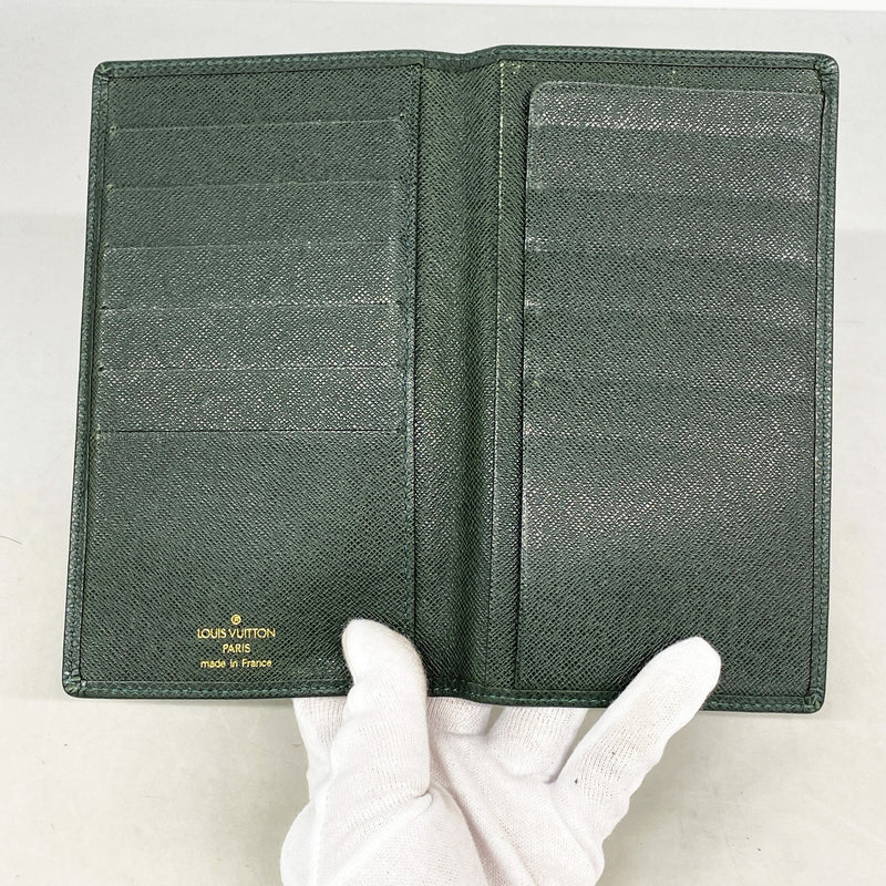 【6kb1849】ルイヴィトン 長札入れ タイガ ポルトシェキエカルトクレディ M30414 エピセア【中古】メンズ