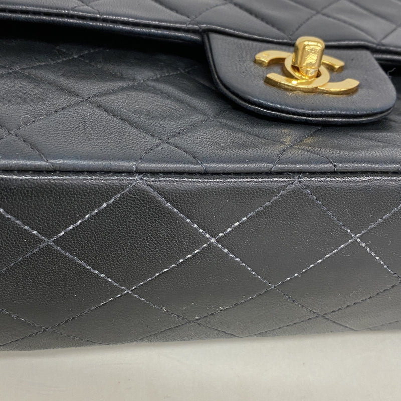【6kb1892-h】シャネル ショルダーバッグ マトラッセ Wフラップ Wチェーン ラムスキン ブラック ゴールド金具【中古】レディース