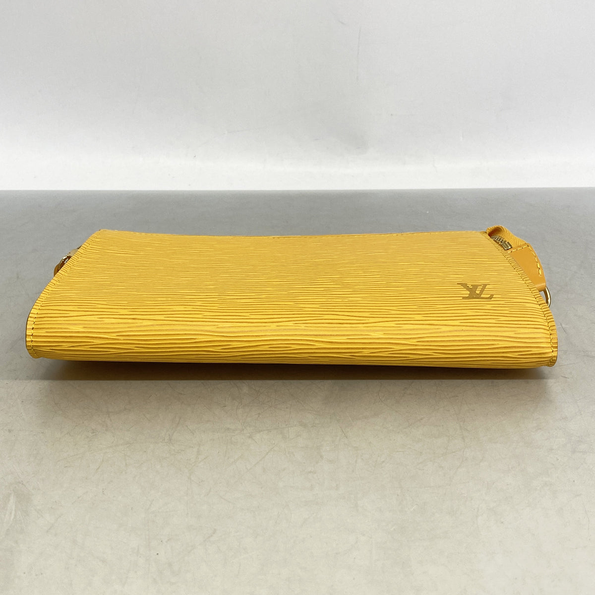 【6kc1964】ルイヴィトン ポーチ エピ ポシェットアクセソワール M52949 ジョーヌ【中古】レディース