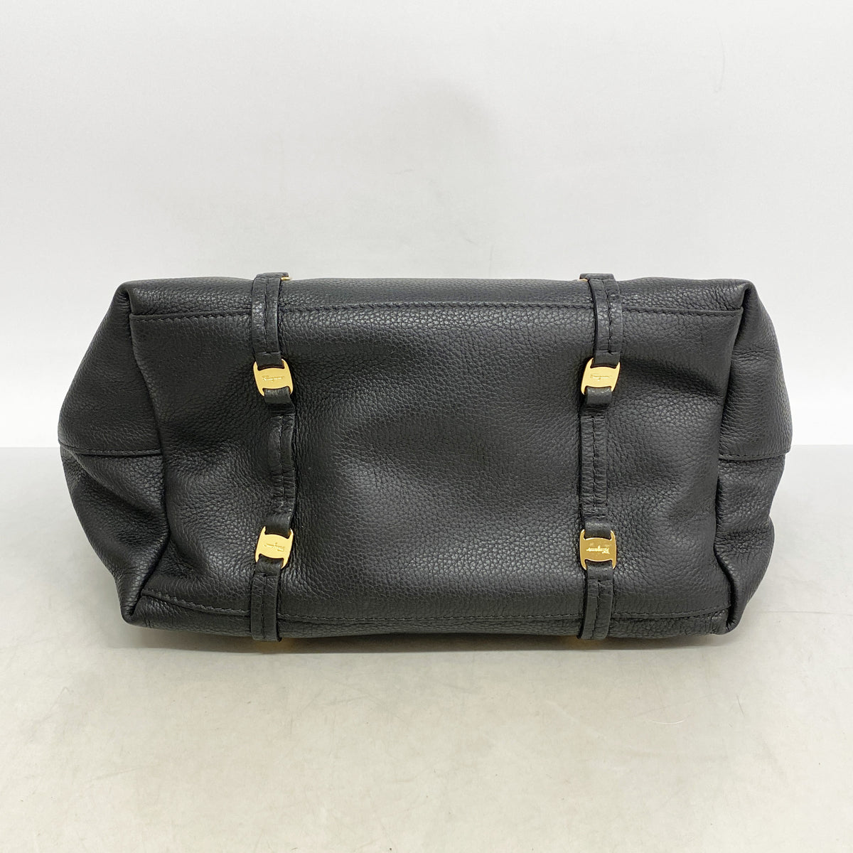【6kc1988】サルヴァトーレフェラガモ トートバッグ ヴァラ レザー ブラック ゴールド金具【中古】レディース