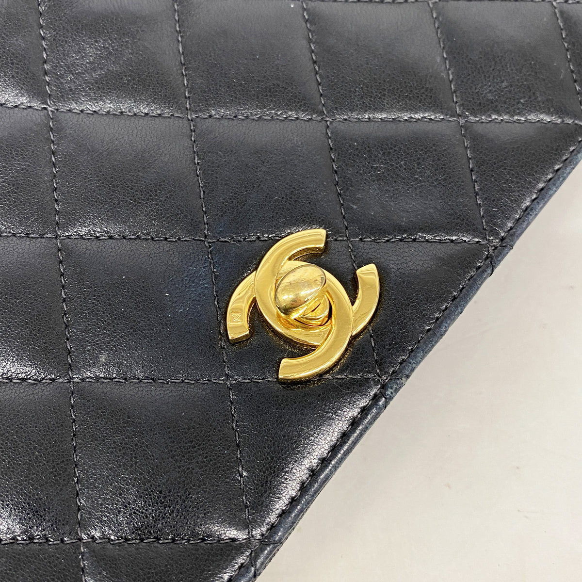 【6kc2017】シャネル ショルダーバッグ マトラッセ チェーンショルダー ラムスキン ブラック ゴールド金具【中古】レディース
