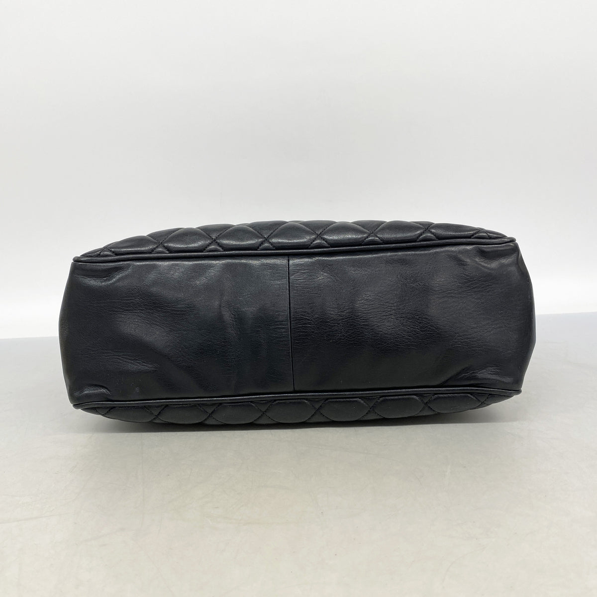 【6kc2018】シャネル ショルダーバッグ マトラッセ Wチェーン ラムスキン ブラック ゴールド金具【中古】レディース