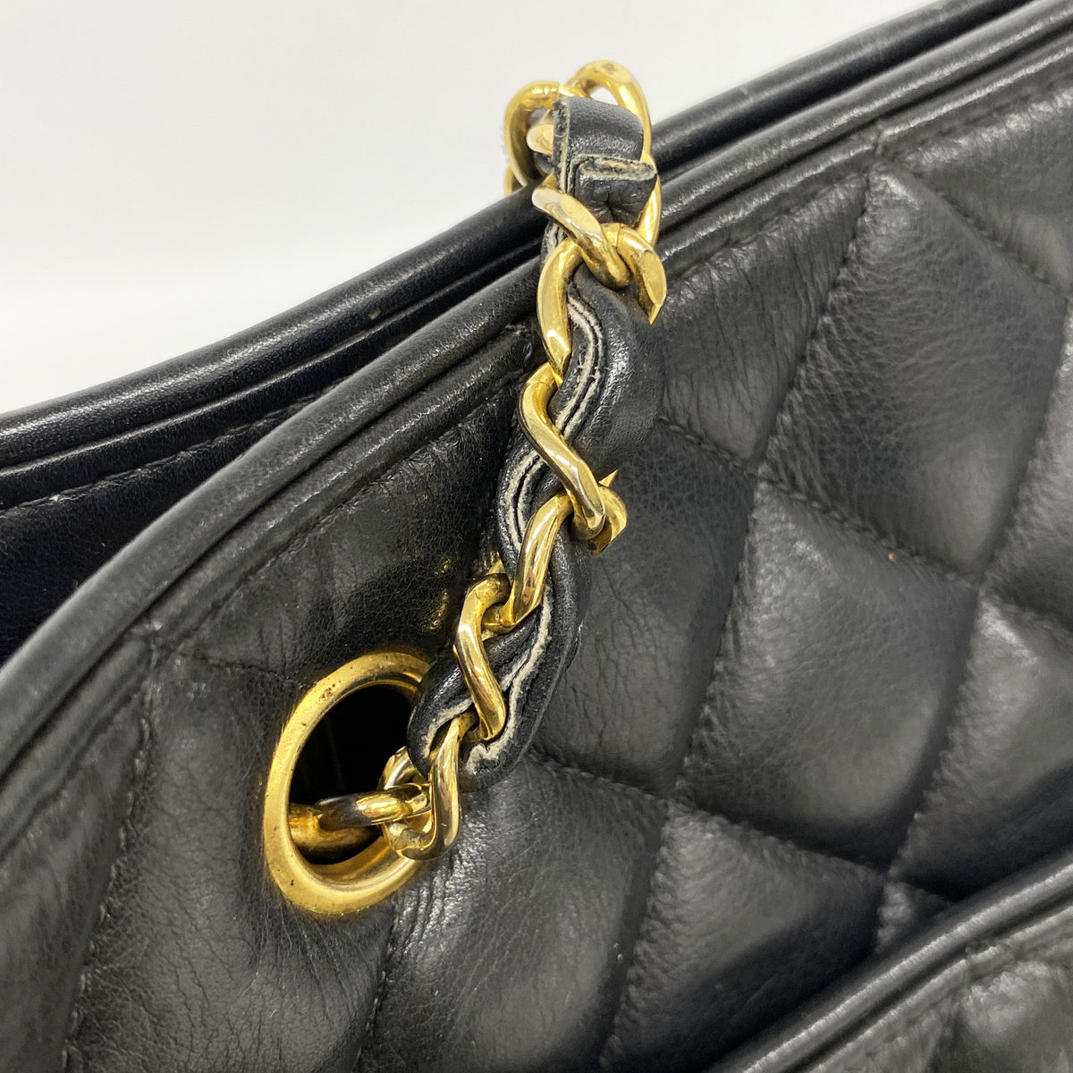 【6kc2018】シャネル ショルダーバッグ マトラッセ Wチェーン ラムスキン ブラック ゴールド金具【中古】レディース