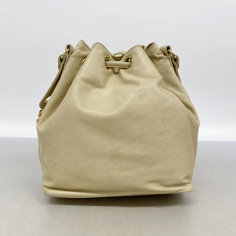 【6kc2042】シャネル ショルダーバッグ チェーンショルダー レザー ベージュ ゴールド金具【中古】レディース