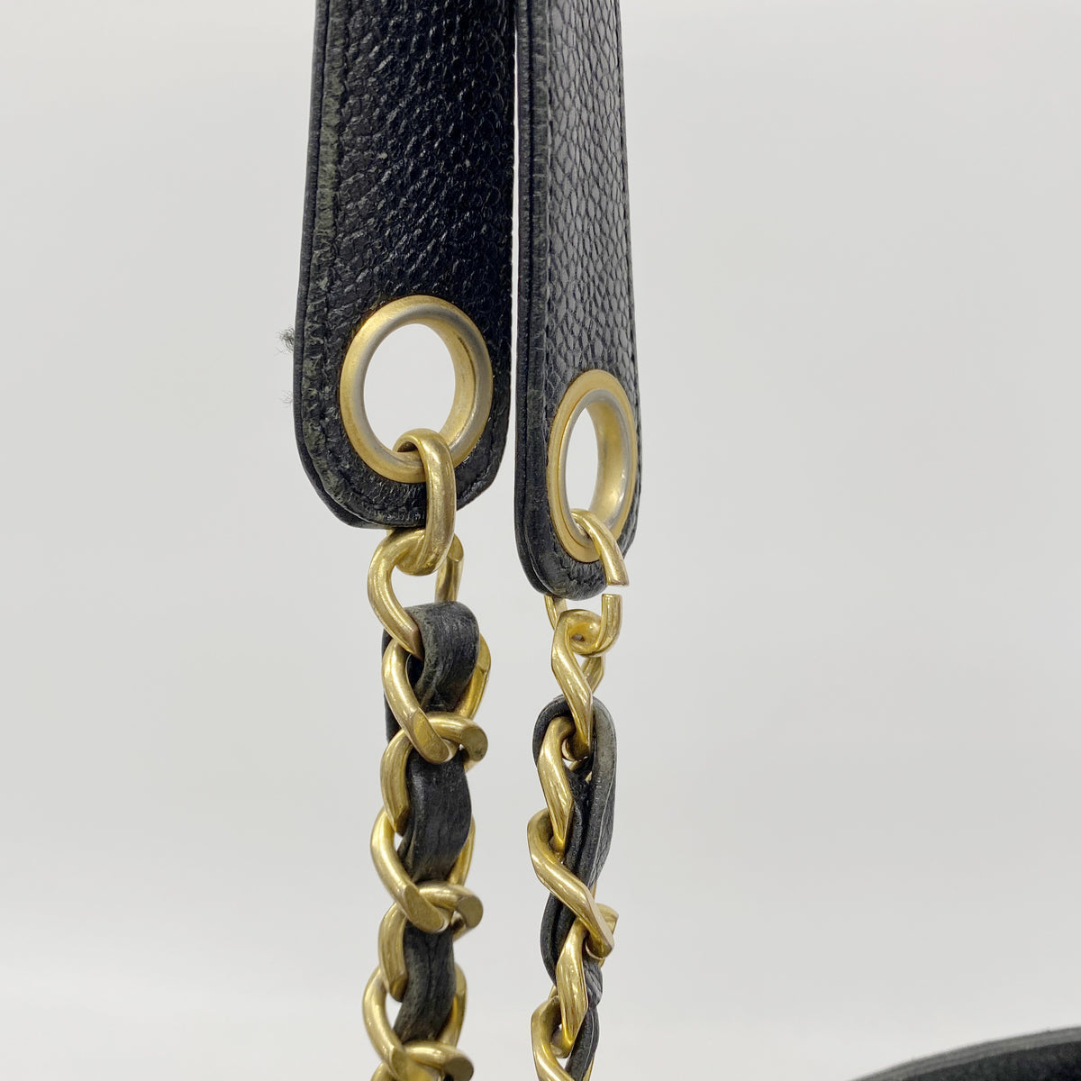 【6kc2086】シャネル ショルダーバッグ チェーンショルダー キャビアスキン ブラック ゴールド金具【中古】レディース