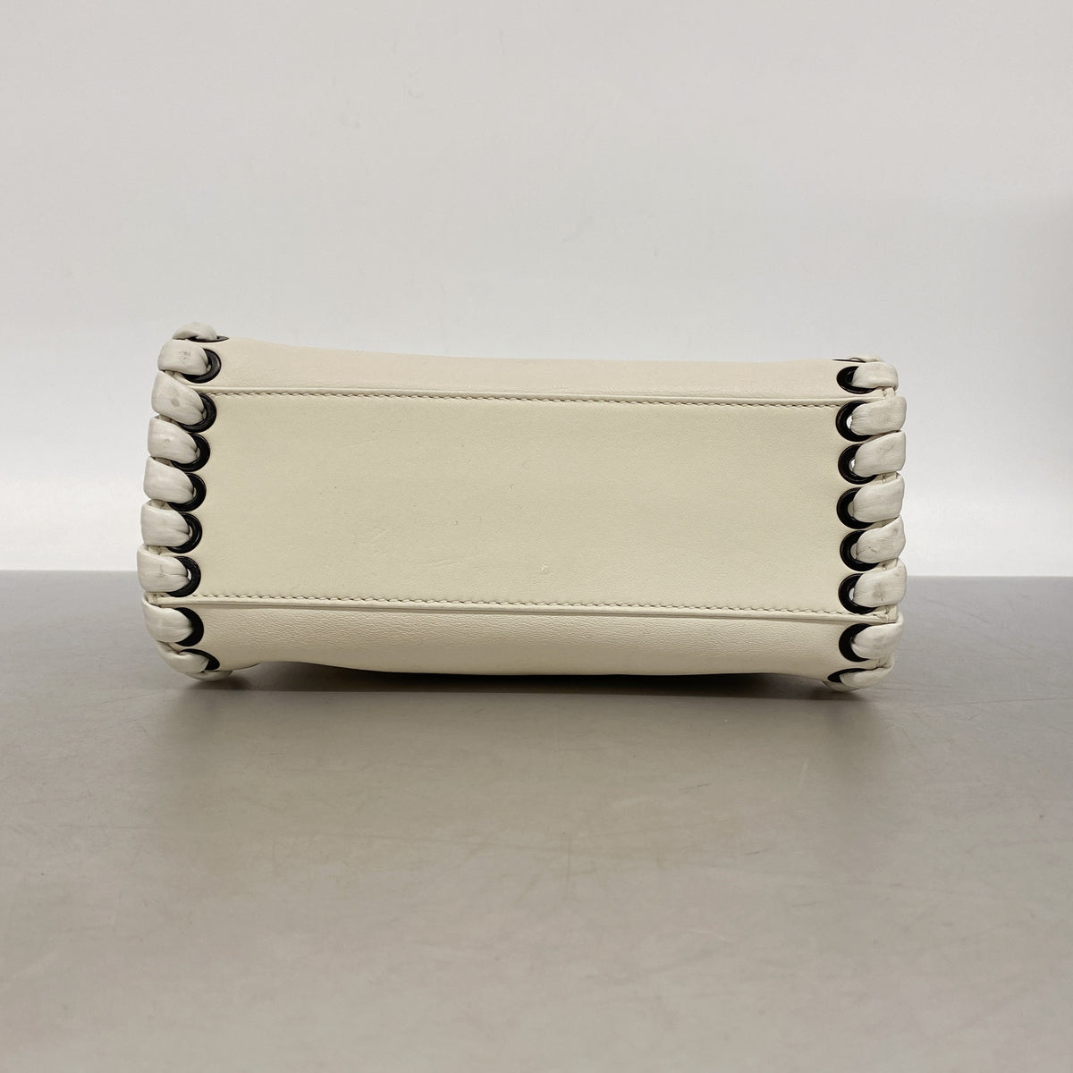 【6kc2090】フェンディ ハンドバッグ ピーカブー レザー ホワイト シルバー金具【中古】レディース