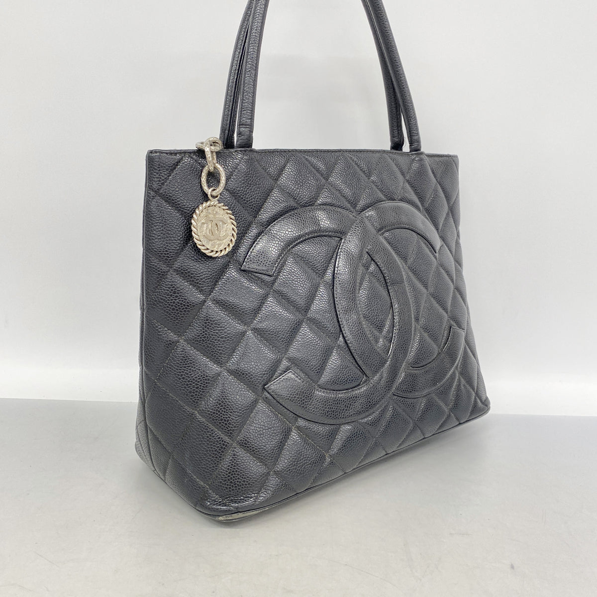 【6kc2193】シャネル トートバッグ 復刻トート キャビアスキン ブラック シルバー金具【中古】レディース