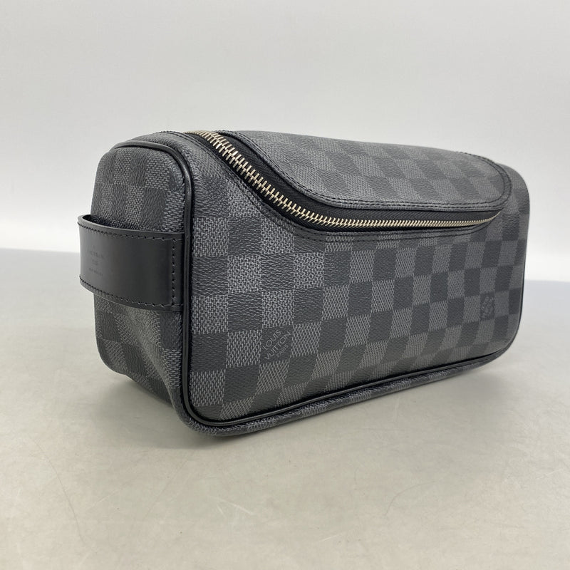 【6kc2289】ルイヴィトン クラッチバッグ ダミエ・グラフィット トワレポーチ N47625 ブラック グレー【中古】メンズ