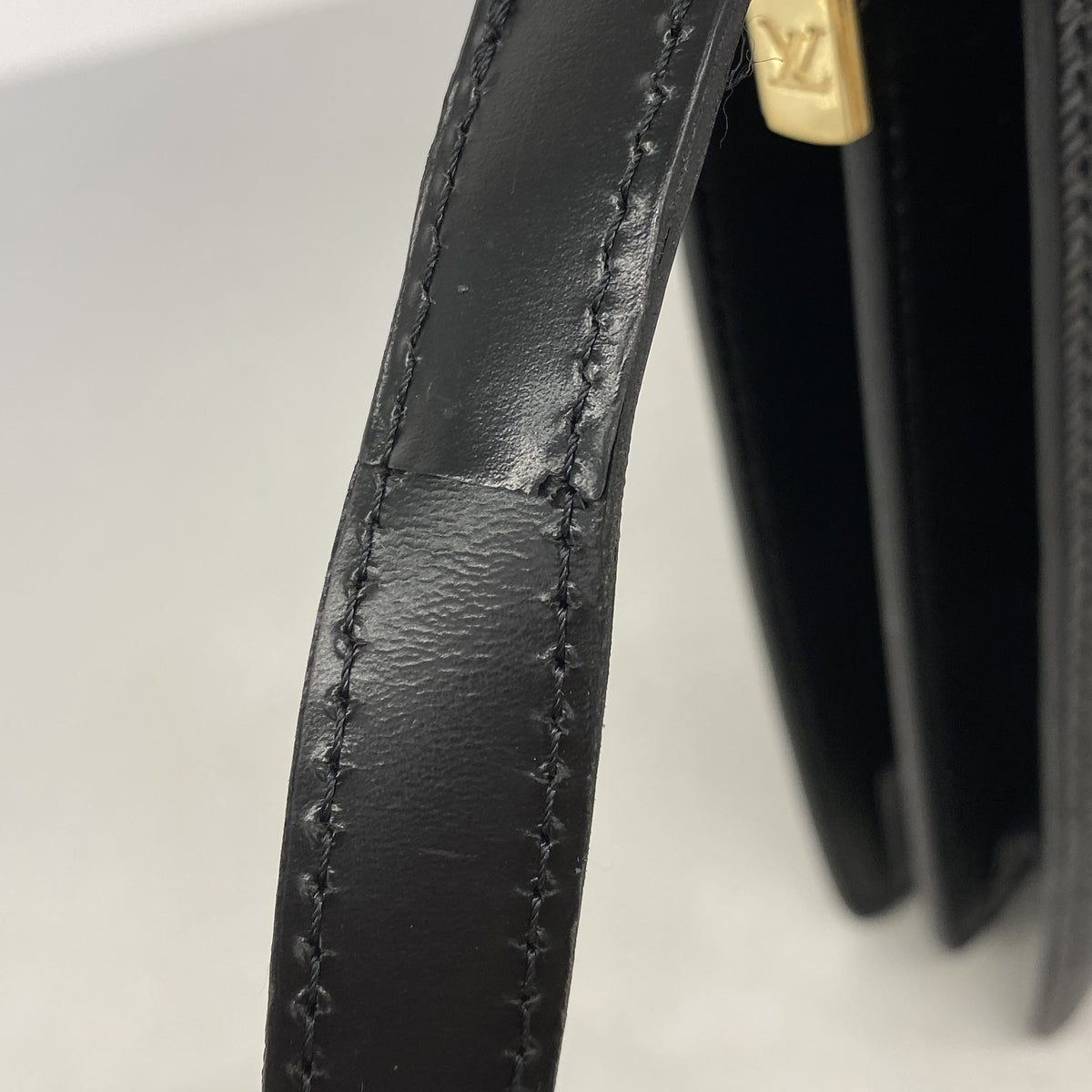 【6kc2360】ルイヴィトン ショルダーバッグ エピ カプチン M52342 ノワール【中古】レディース