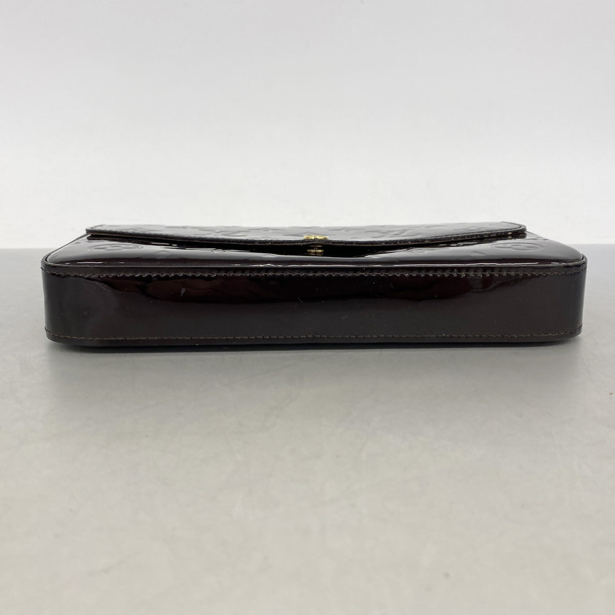 【6kc2375】ルイヴィトン ショルダーウォレット ヴェルニ ポシェットフェリシー M61267 アマラント【中古】レディース