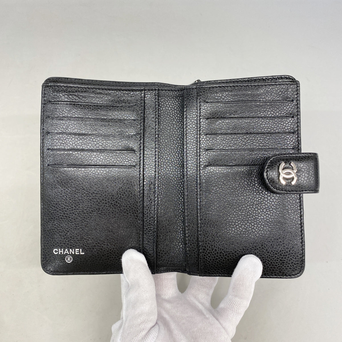 【6kc2473】シャネル 財布 マトラッセ キャビアスキン ブラック シルバー金具【中古】レディース