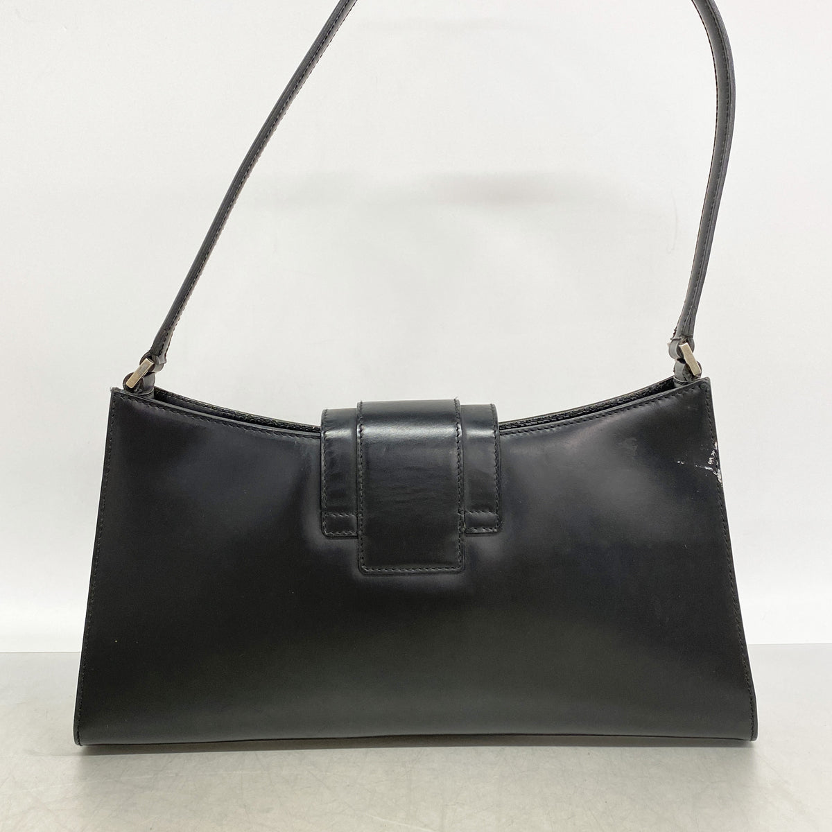 【6kc2476】サルヴァトーレフェラガモ ショルダーバッグ ヴァラ レザー ブラック シルバー金具【中古】レディース