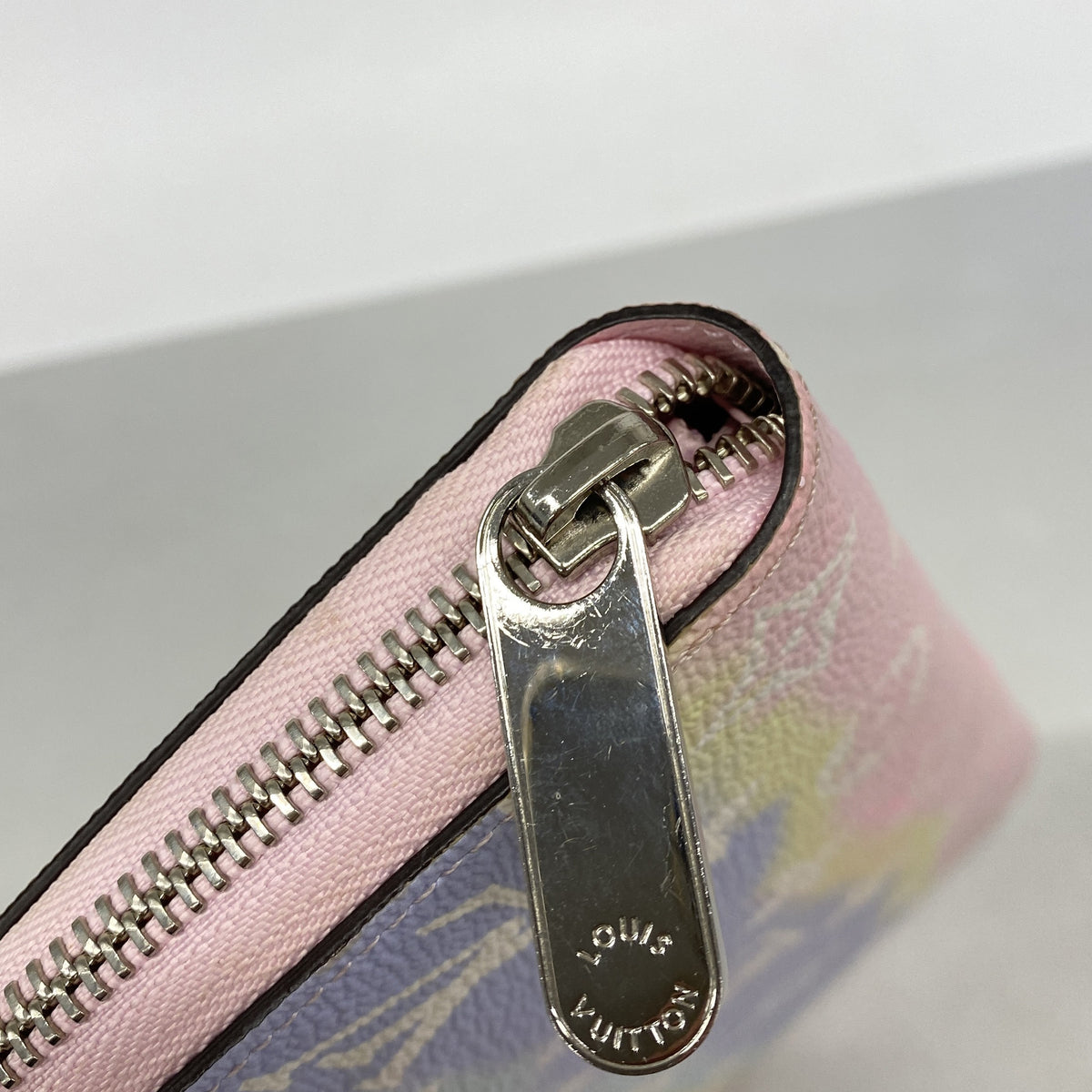 【6kc2524-h】ルイヴィトン 長財布 LVエスカル ジッピーウォレット M69110 パステル【中古】レディース