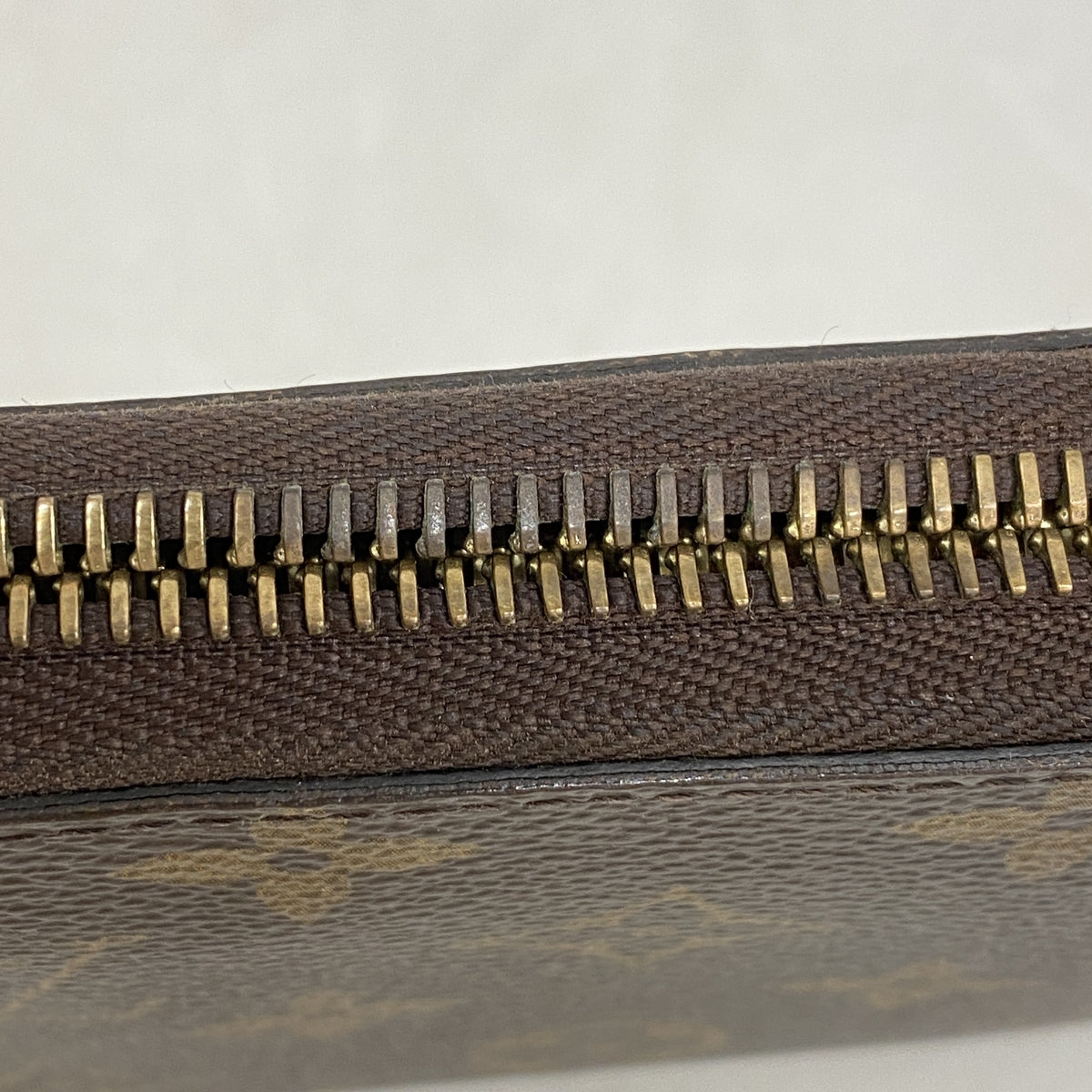 【6kc2648】ルイヴィトン 長財布 モノグラム ジッピーウォレット M60017 ブラウン【中古】メンズ レディース ユニセックス