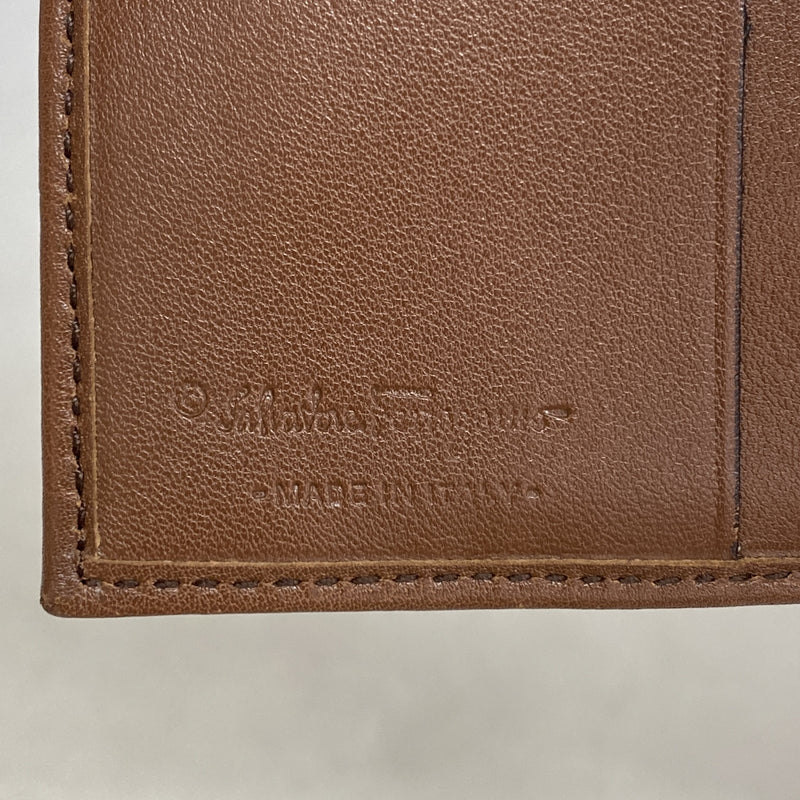 【6kc2650】サルヴァトーレフェラガモ 財布 ガンチーニ レザー ブラウン ベージュ シルバー金具【中古】レディース
