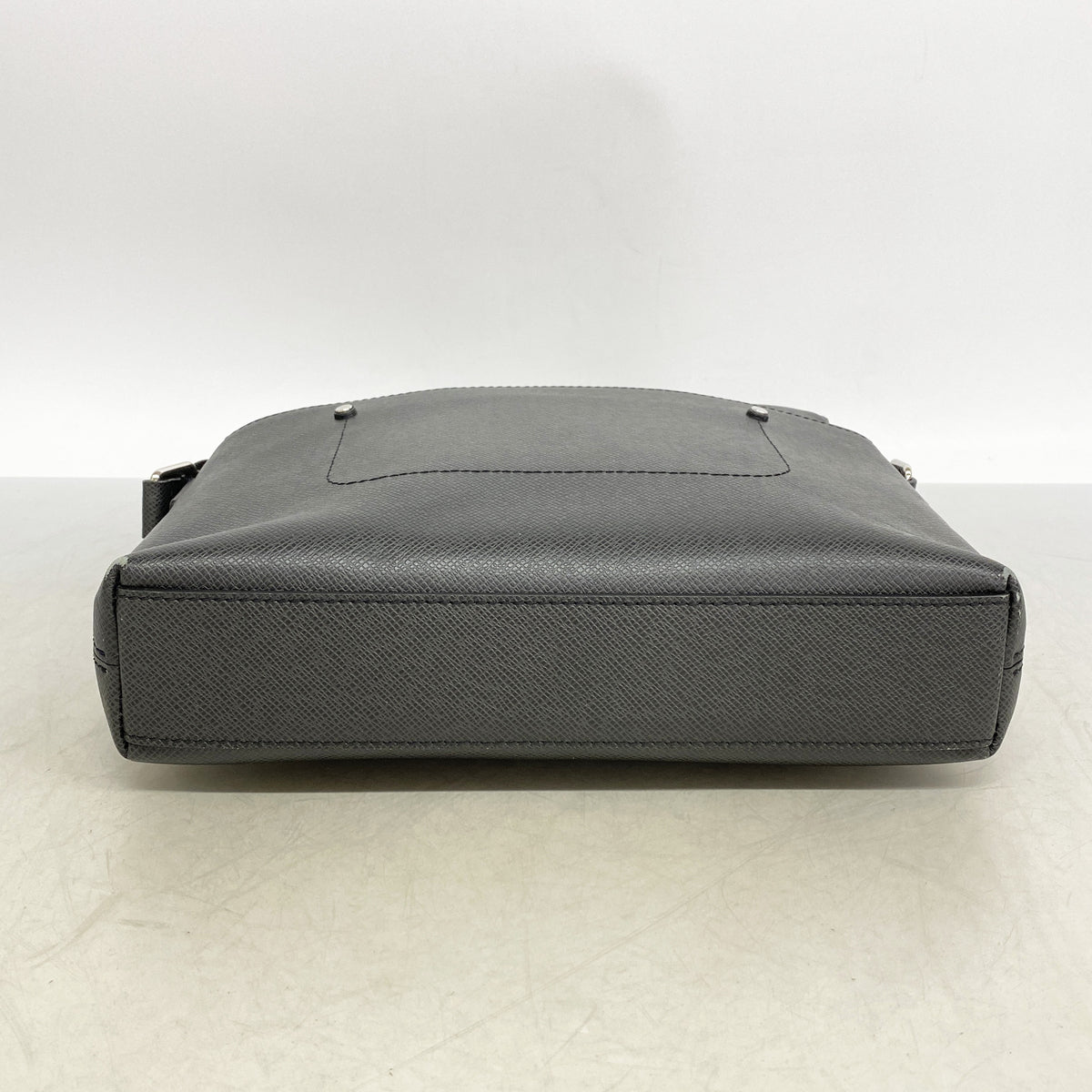 【6kc2686】ルイヴィトン ショルダーバッグ タイガ グリゴリメッセンジャーPM M30238 アルドワーズ【中古】メンズ