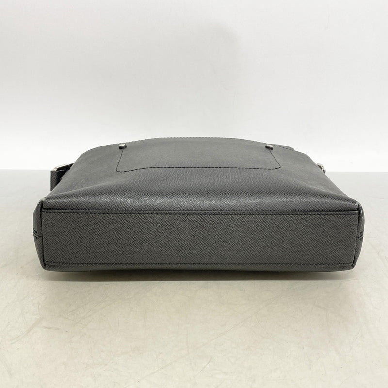 【6kc2686】ルイヴィトン ショルダーバッグ タイガ グリゴリメッセンジャーPM M30238 アルドワーズ【中古】メンズ