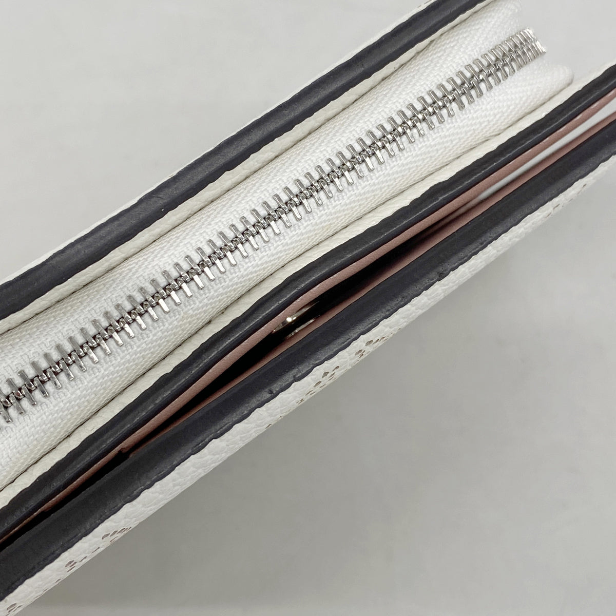 【6kc2771】ルイヴィトン 財布 マヒナ ポルトフォイユクレア M80554 ホワイト ピンク【中古】レディース