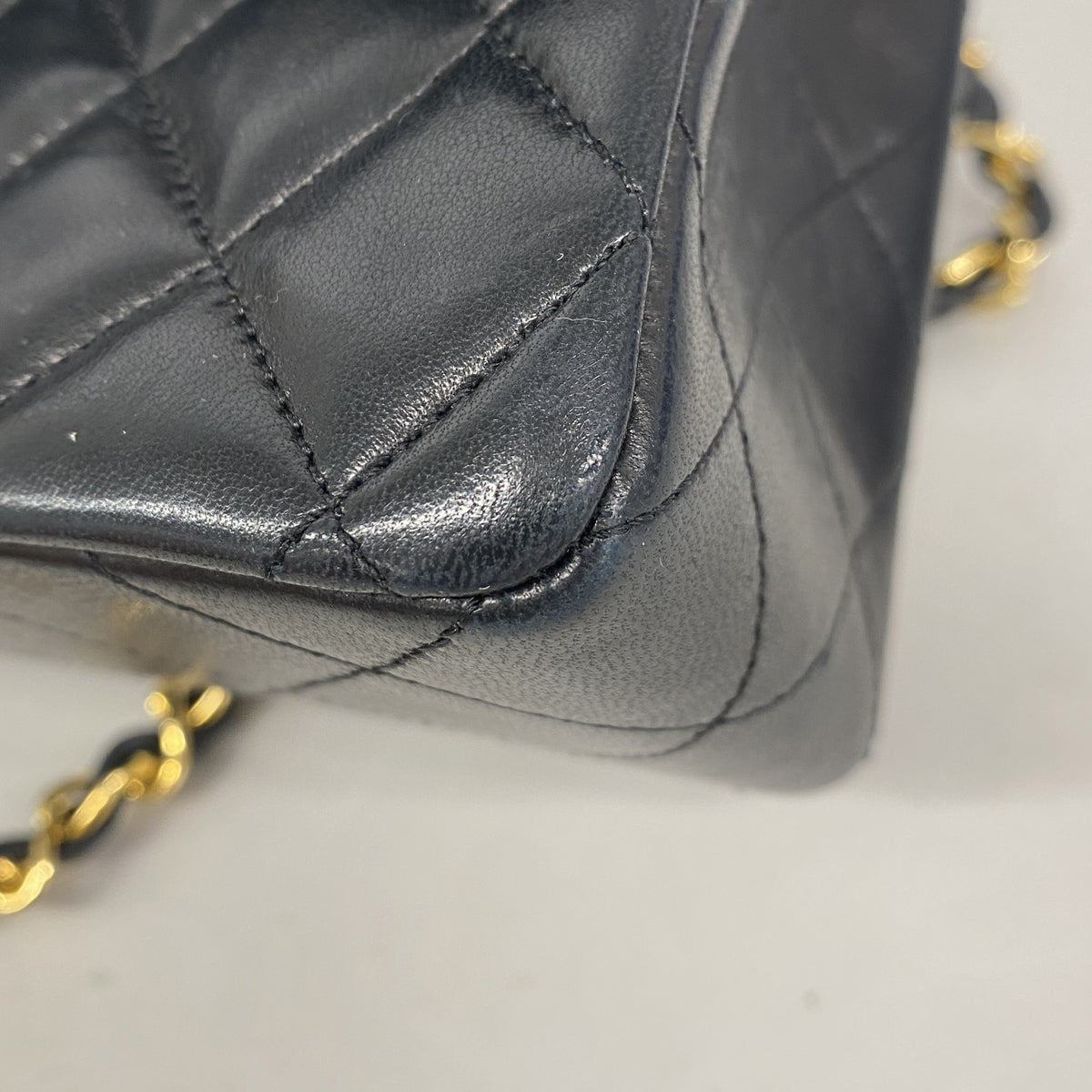 【6kc2850-h】シャネル ショルダーバッグ マトラッセ Wフラップ Wチェーン ラムスキン ブラック ゴールド金具【中古】レディース