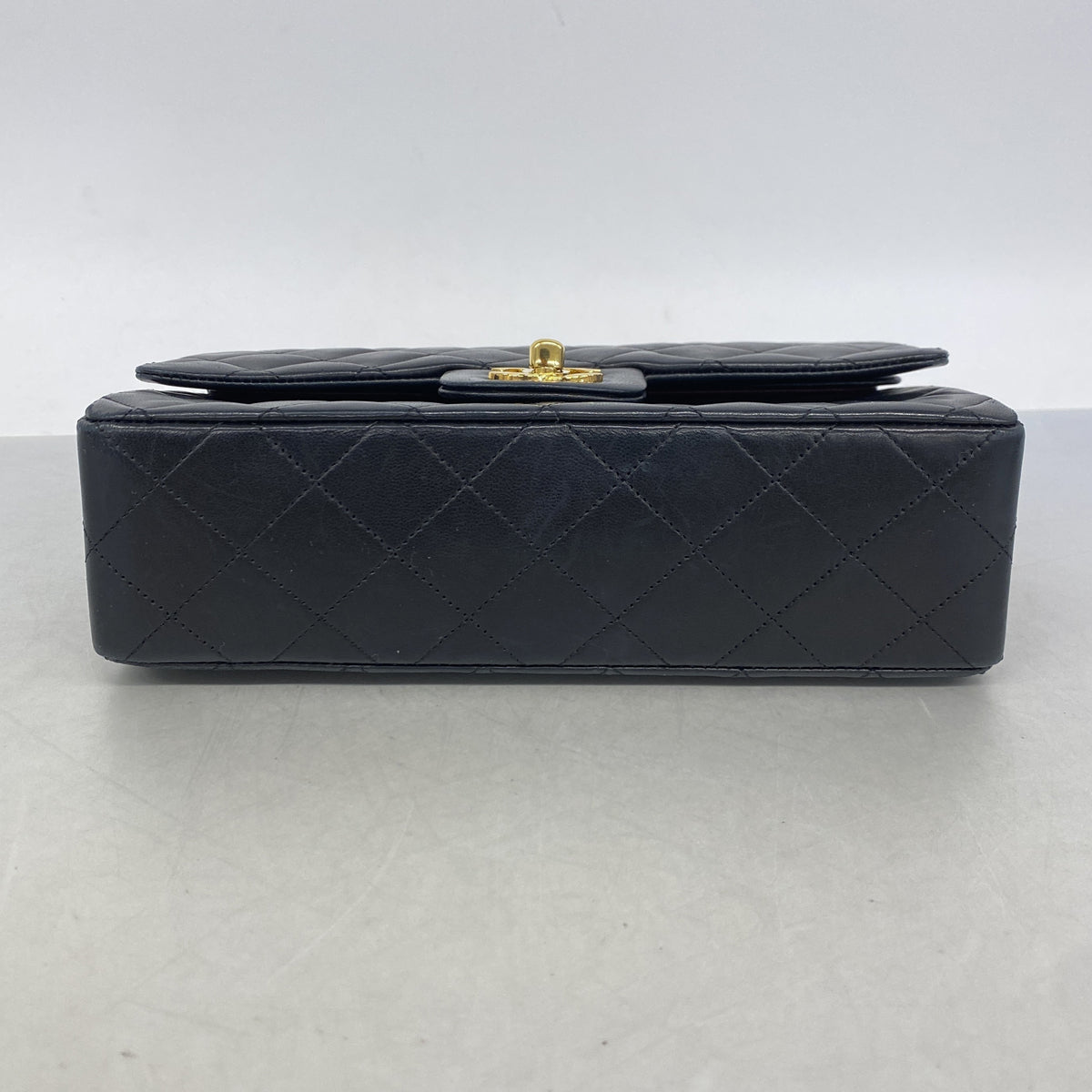 【6kc2850-h】シャネル ショルダーバッグ マトラッセ Wフラップ Wチェーン ラムスキン ブラック ゴールド金具【中古】レディース