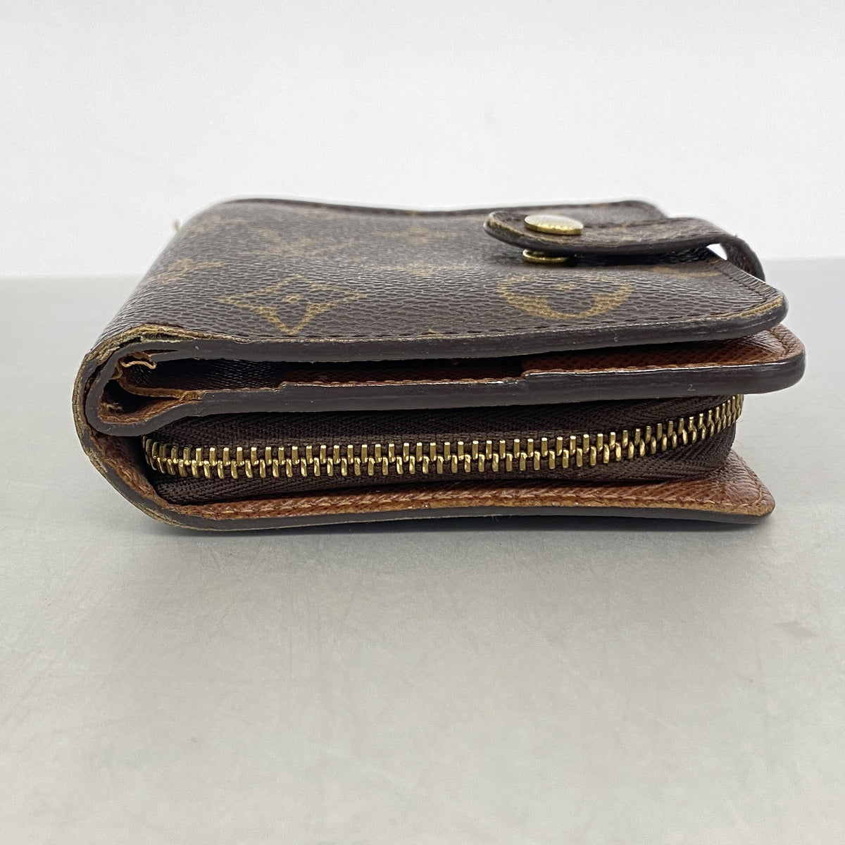 【6kc2865】ルイヴィトン 財布 モノグラム コンパクトジップ M61667 ブラウン【中古】レディース