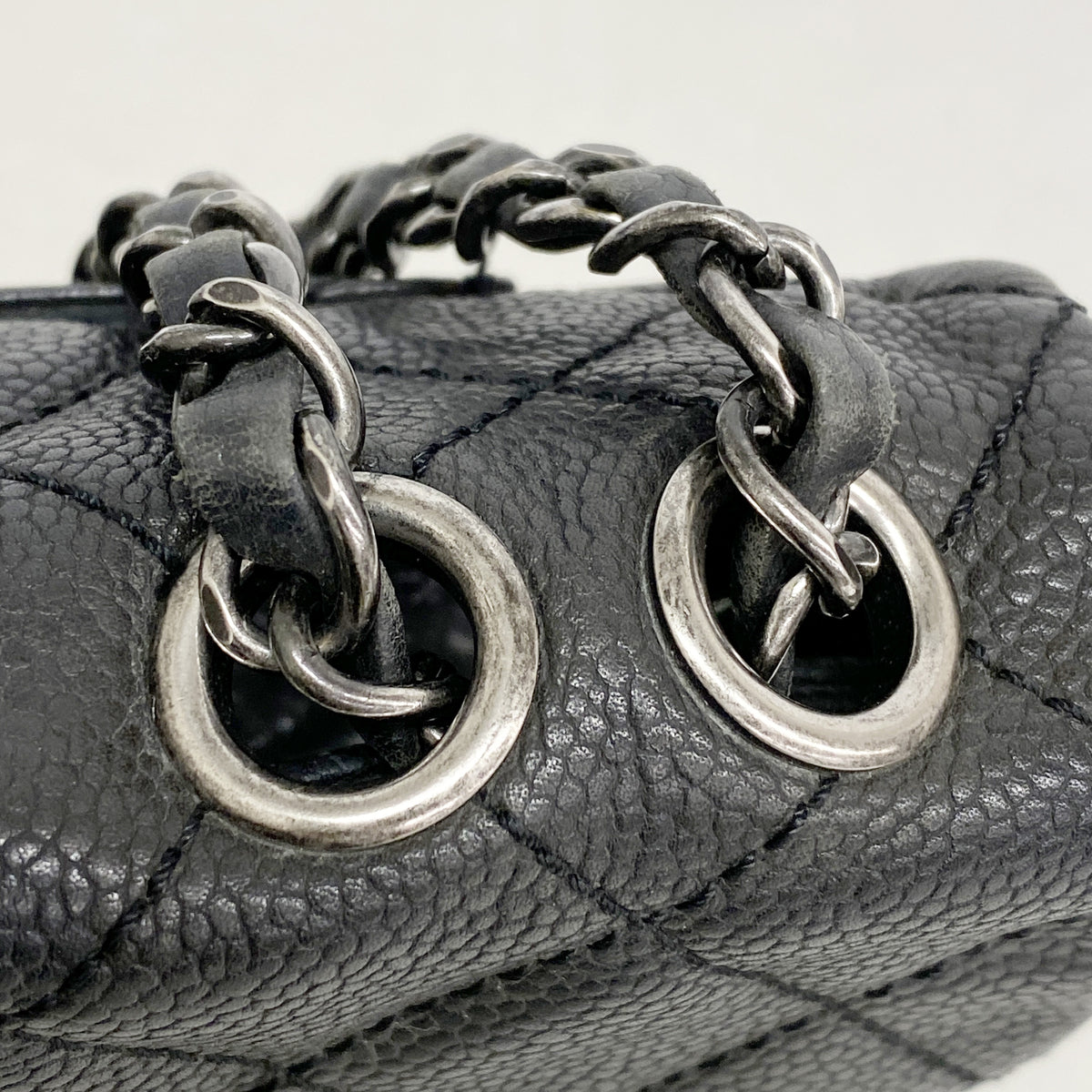 【6kc2961】シャネル ショルダーバッグ マトラッセ Wチェーン キャビアスキン ブラック シルバー金具【中古】レディース