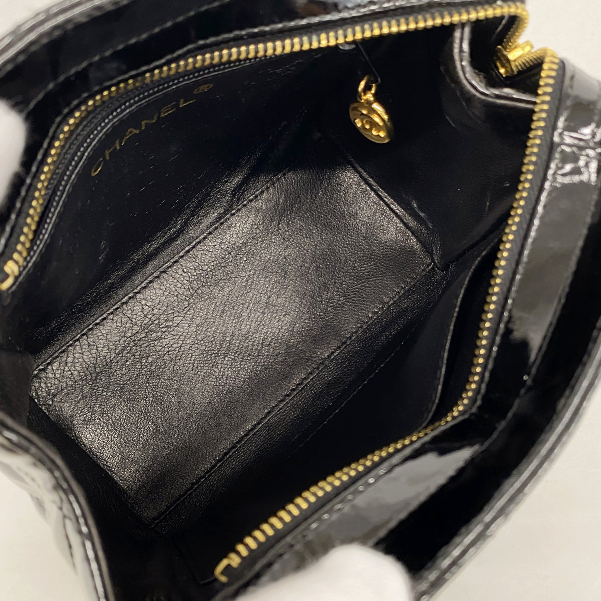 【6kc3045】シャネル ショルダーバッグ マトラッセ チェーンショルダー パテントレザー ブラック ゴールド金具【中古】レディース