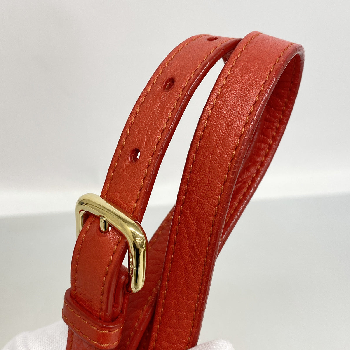 【6kc3152】サルヴァトーレフェラガモ ハンドバッグ ヴァラ レザー レッド ゴールド金具 2wayバッグ【中古】レディース
