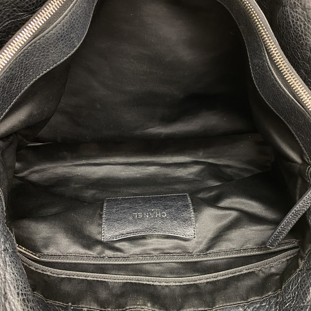 【6kc3213】シャネル トートバッグ オンザロード レザー ブラック シルバー金具【中古】レディース