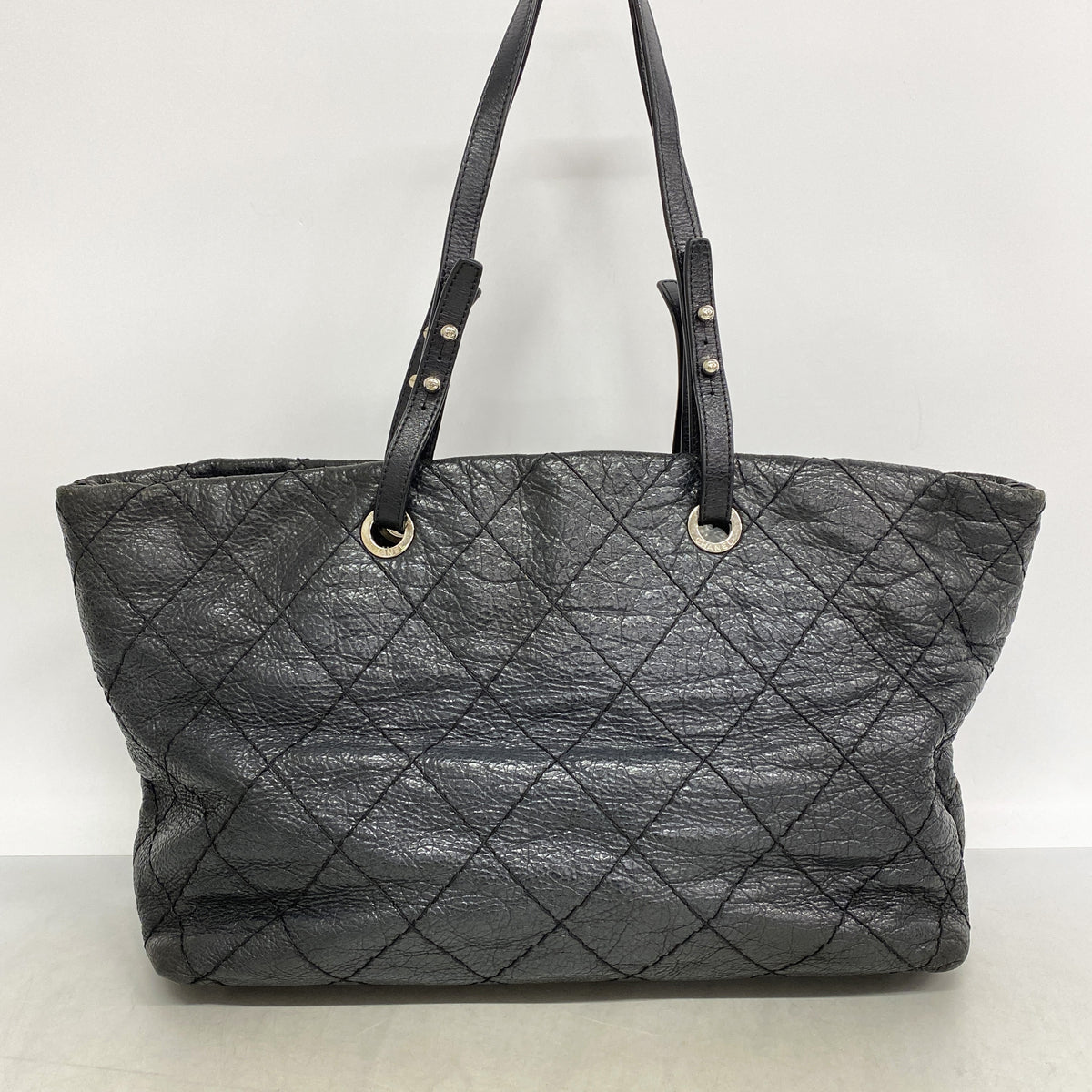 【6kc3213】シャネル トートバッグ オンザロード レザー ブラック シルバー金具【中古】レディース