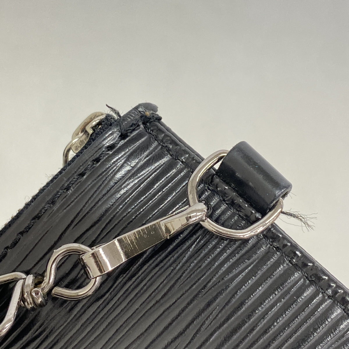 【6kc3216】ルイヴィトン ショルダーバッグ エピ サックデポールGM M80155 ノワール【中古】レディース
