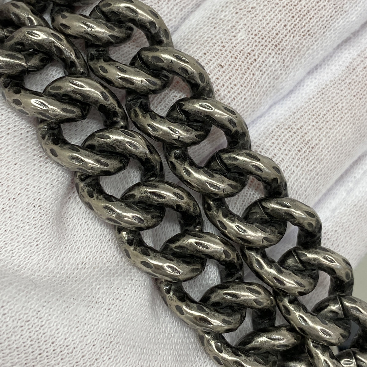 【6kc3292】シャネル ショルダーバッグ マトラッセ チェーンショルダー レザー ネイビー シルバー金具【中古】レディース