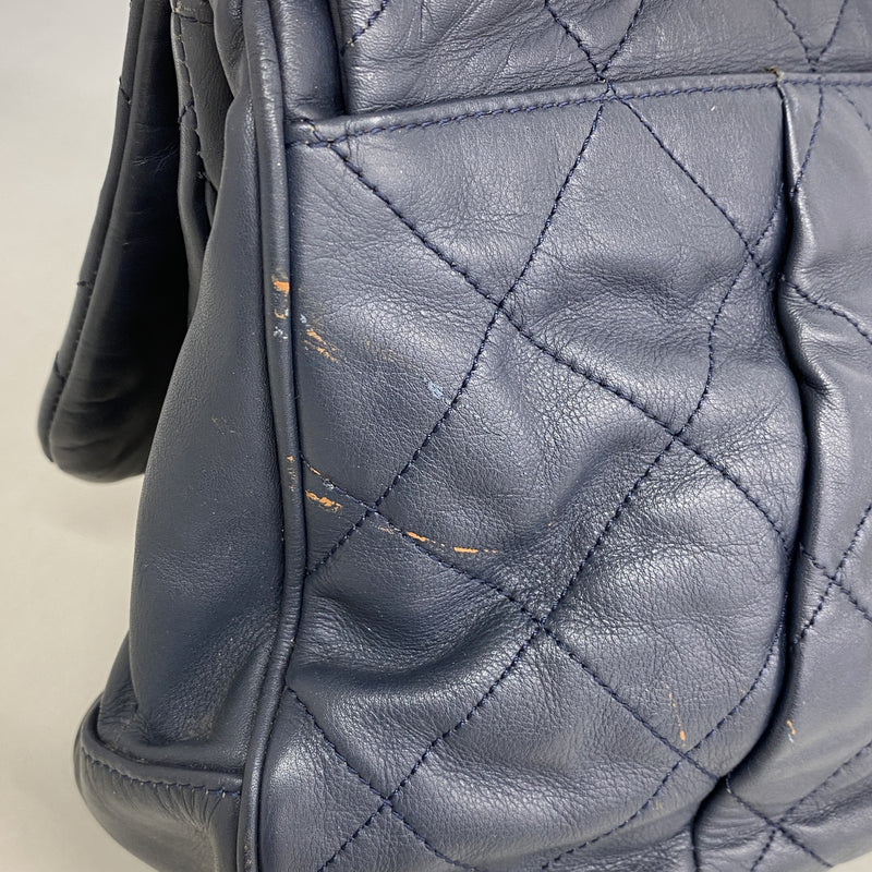 【6kc3292】シャネル ショルダーバッグ マトラッセ チェーンショルダー レザー ネイビー シルバー金具【中古】レディース