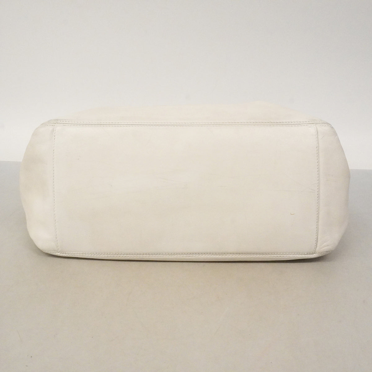 【6kd3365】シャネル トートバッグ レザー ホワイト ゴールド金具【中古】レディース