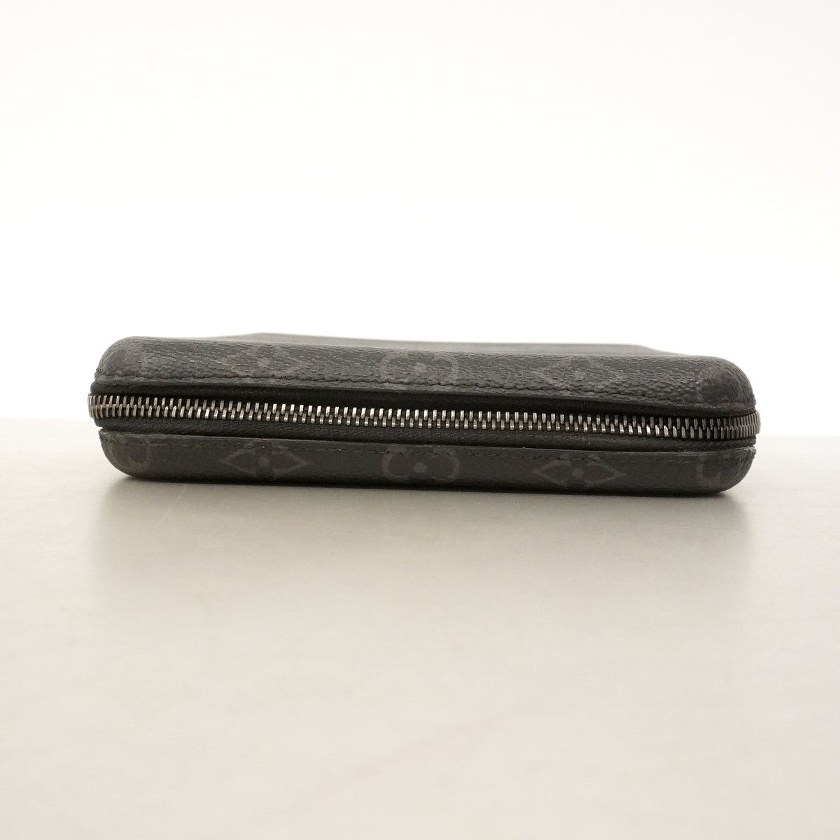 【6kd3373】ルイヴィトン iPadケース モノグラム・エクリプス iPadカバーボックス M61870 ブラック【中古】メンズ