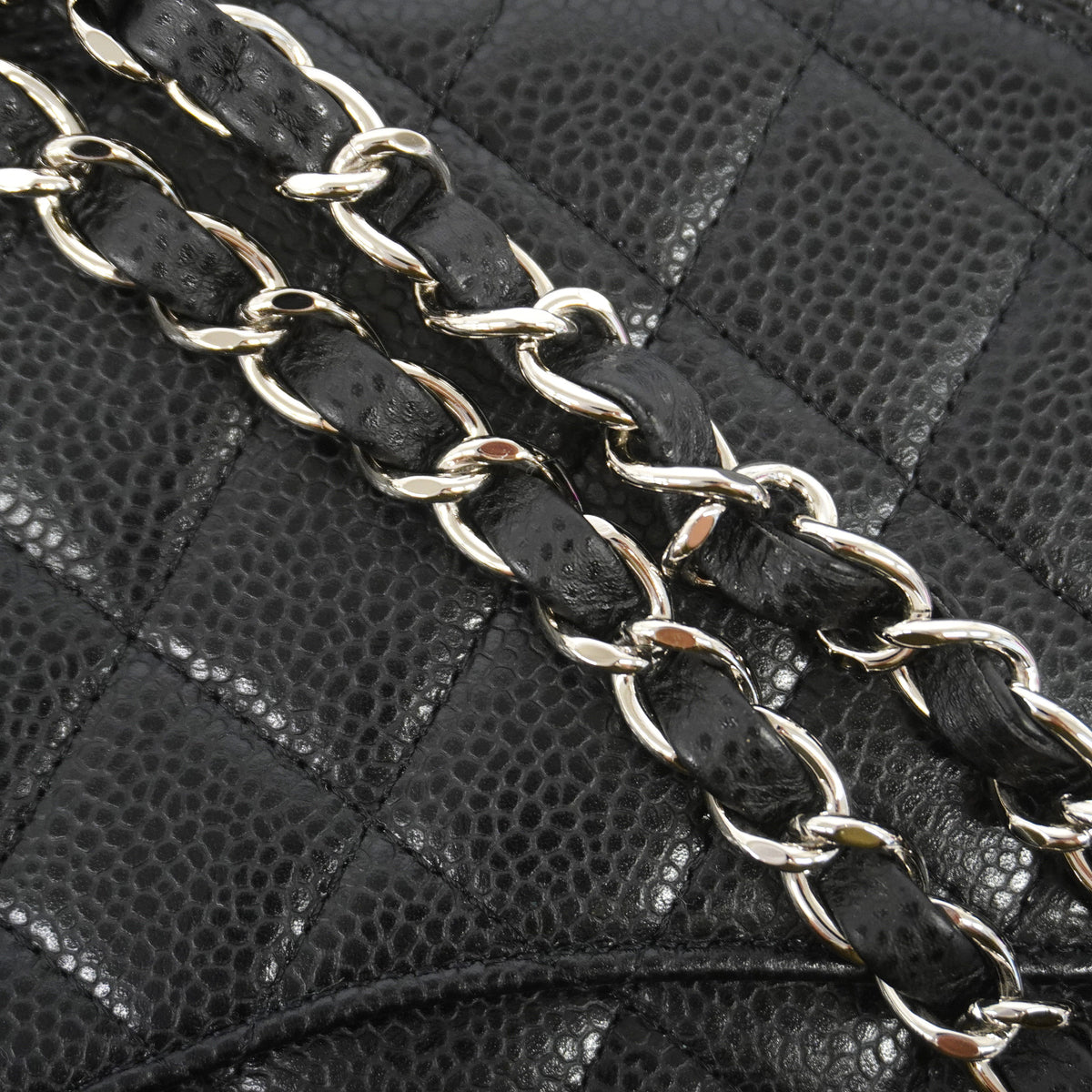 【6kd3390】シャネル ショルダーバッグ マトラッセ Wフラップ Wチェーン キャビアスキン ブラック シルバー金具【中古】レディース