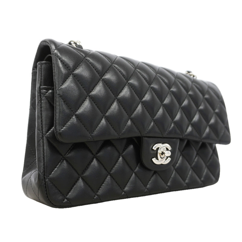 【6kd3391】シャネル ショルダーバッグ マトラッセ Wフラップ Wチェーン ラムスキン ブラック シルバー金具【中古】レディース
