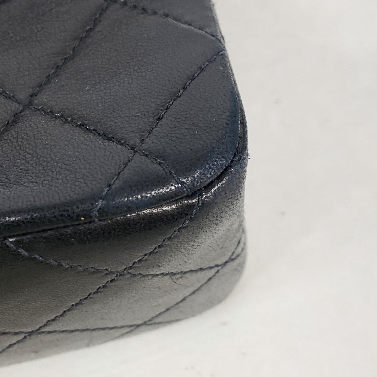 【6kd3436】シャネル ショルダーバッグ マトラッセ Wフラップ Wチェーン ラムスキン ブラック ゴールド金具【中古】レディース