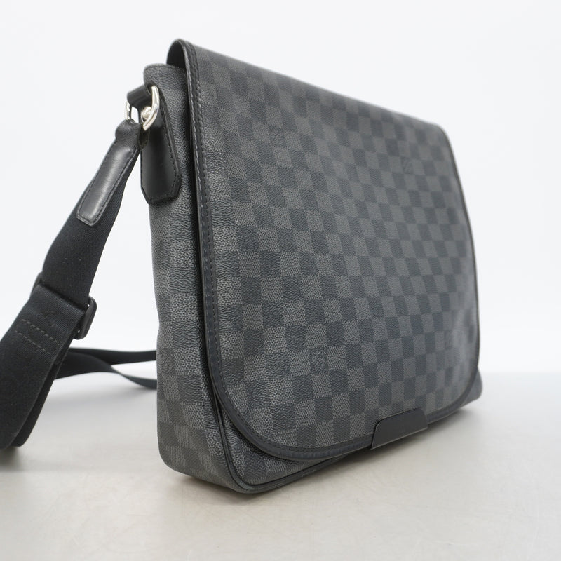 【6kd3457】ルイヴィトン ショルダーバッグ ダミエ・グラフィット ダニエルMM N58029 ブラック グレー【中古】メンズ