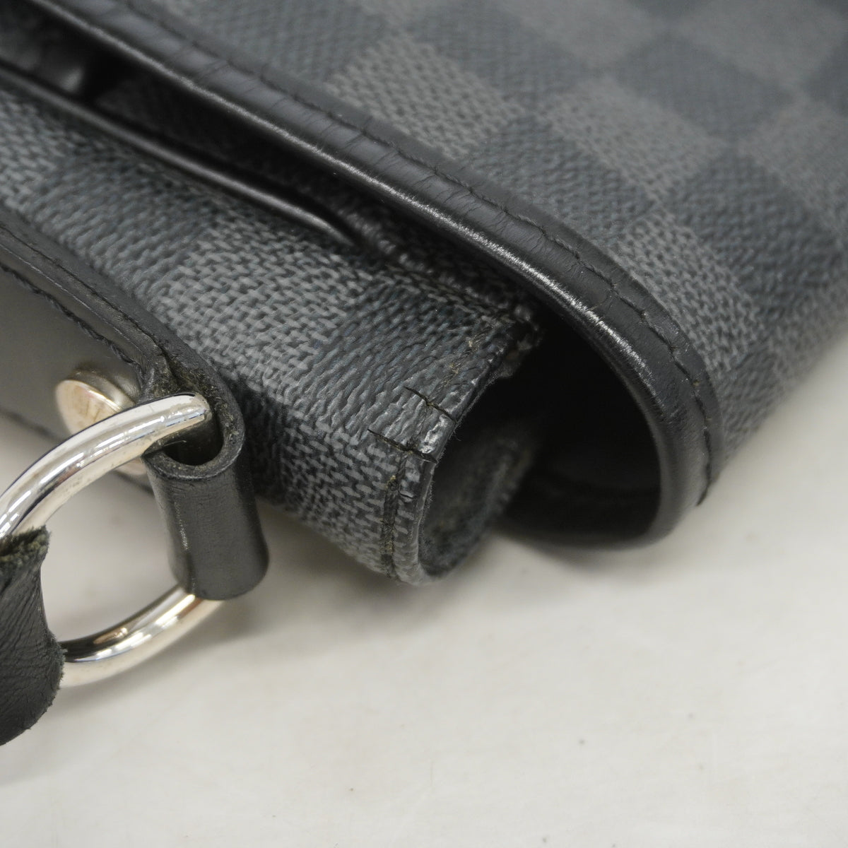 【6kd3457】ルイヴィトン ショルダーバッグ ダミエ・グラフィット ダニエルMM N58029 ブラック グレー【中古】メンズ