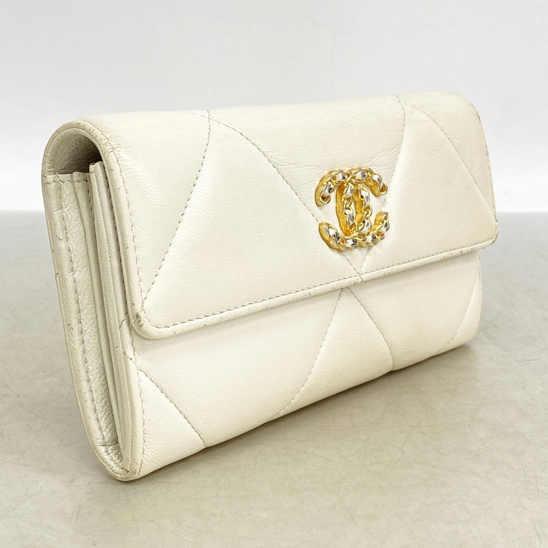 【6kd3505】シャネル 長財布 シャネル19 ラムスキン ホワイト ゴールド金具【中古】レディース